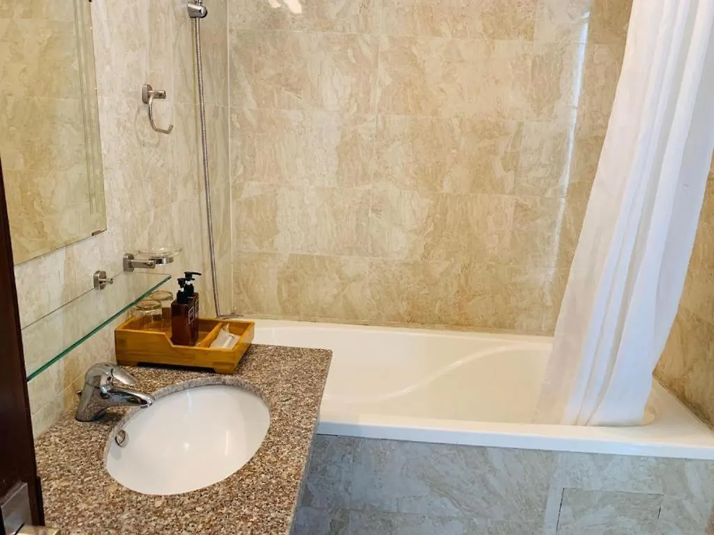 Nhat Linh Hotel & Suites Da Nang
