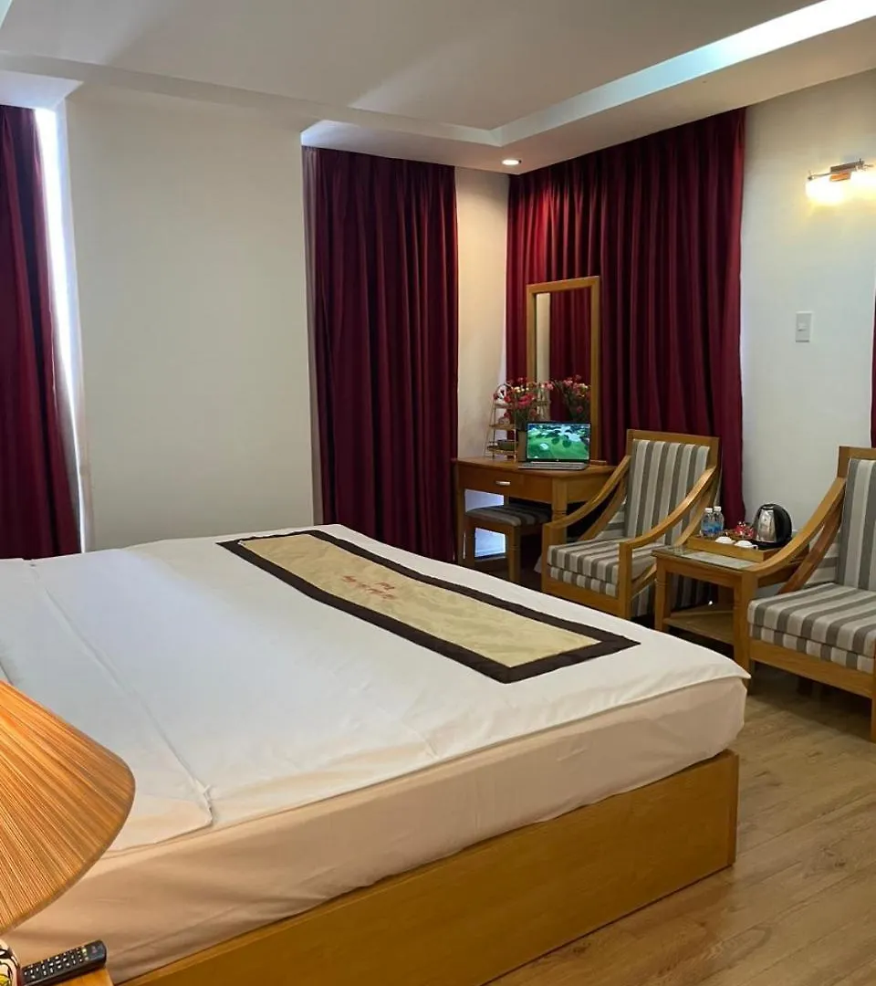 Nhat Linh Hotel & Suites Da Nang 3*,  Vietnam