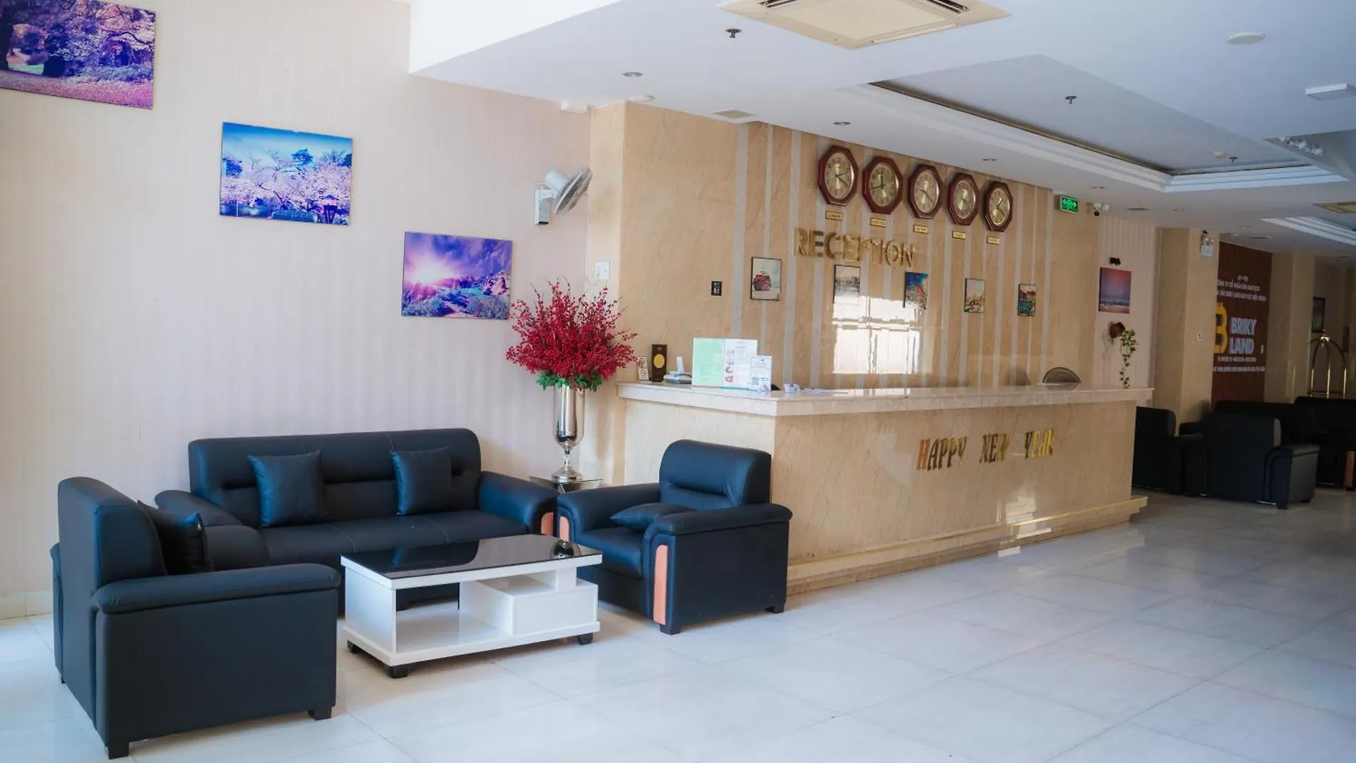 Nhat Linh Hotel & Suites Da Nang