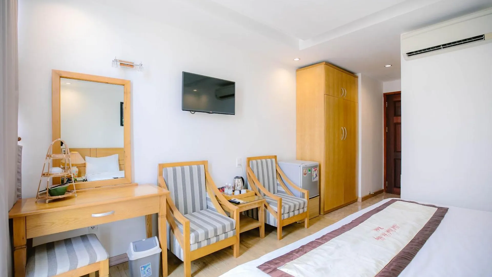 Nhat Linh Hotel & Suites Da Nang 3*,