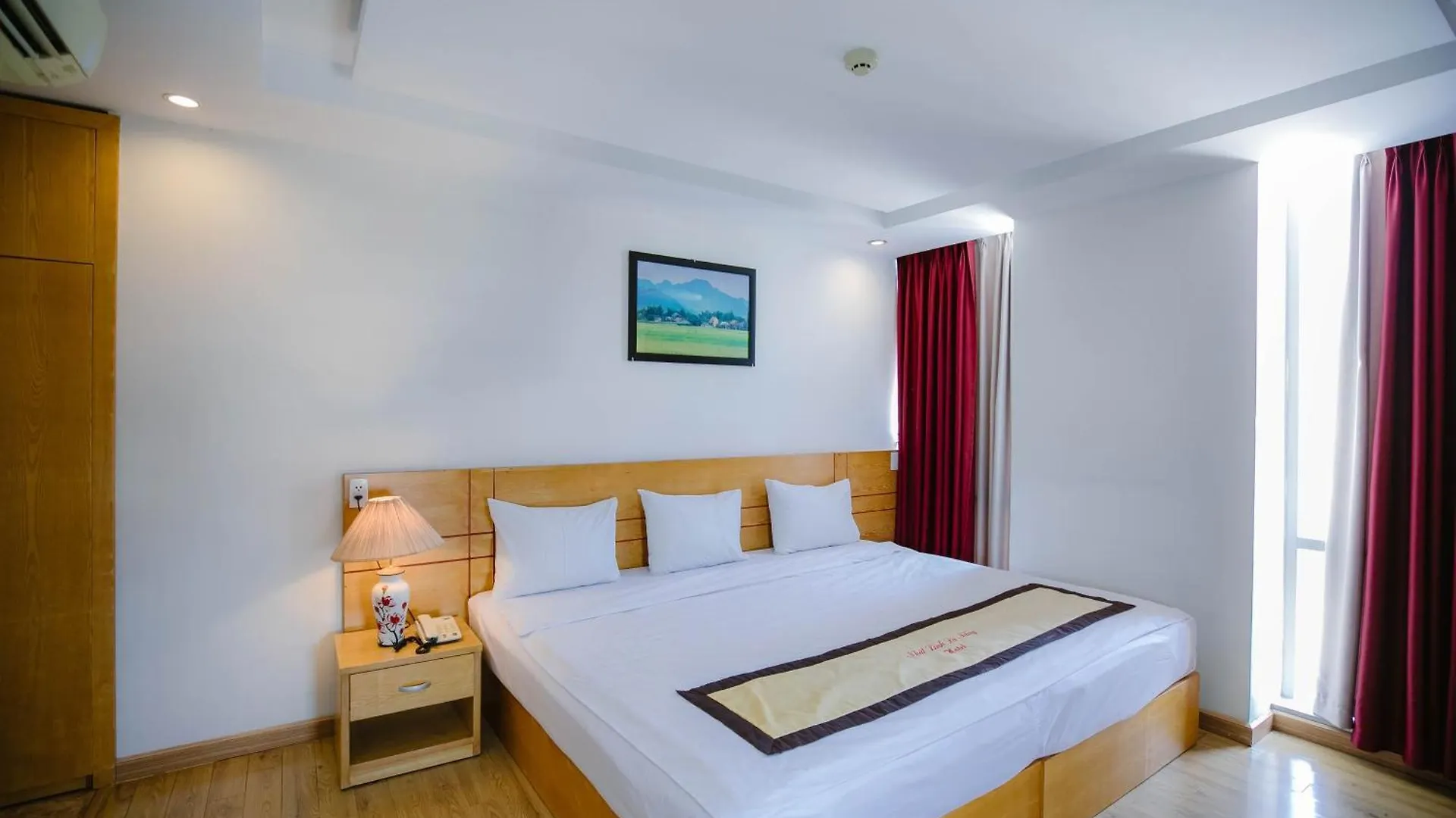 Nhat Linh Hotel & Suites Da Nang