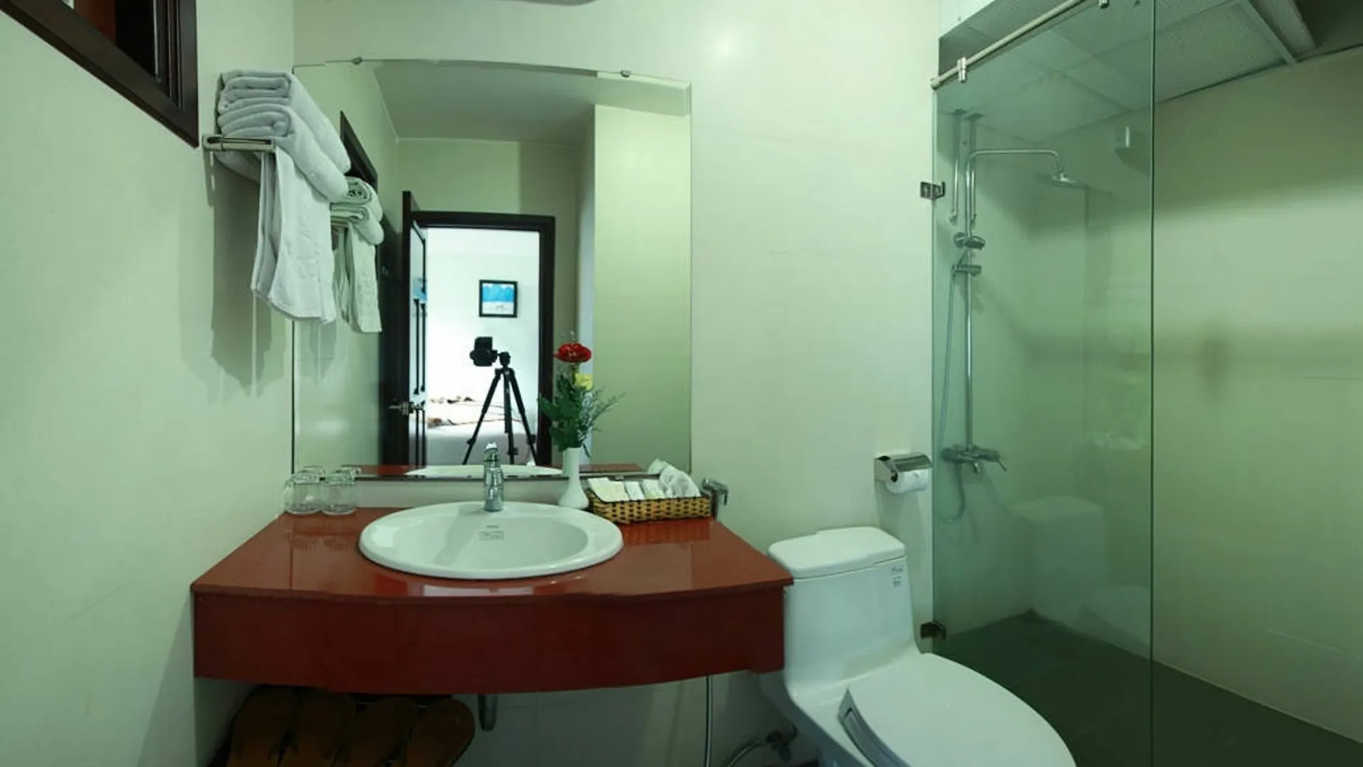 ***  Nhat Linh Hotel & Suites Da Nang Vietnam