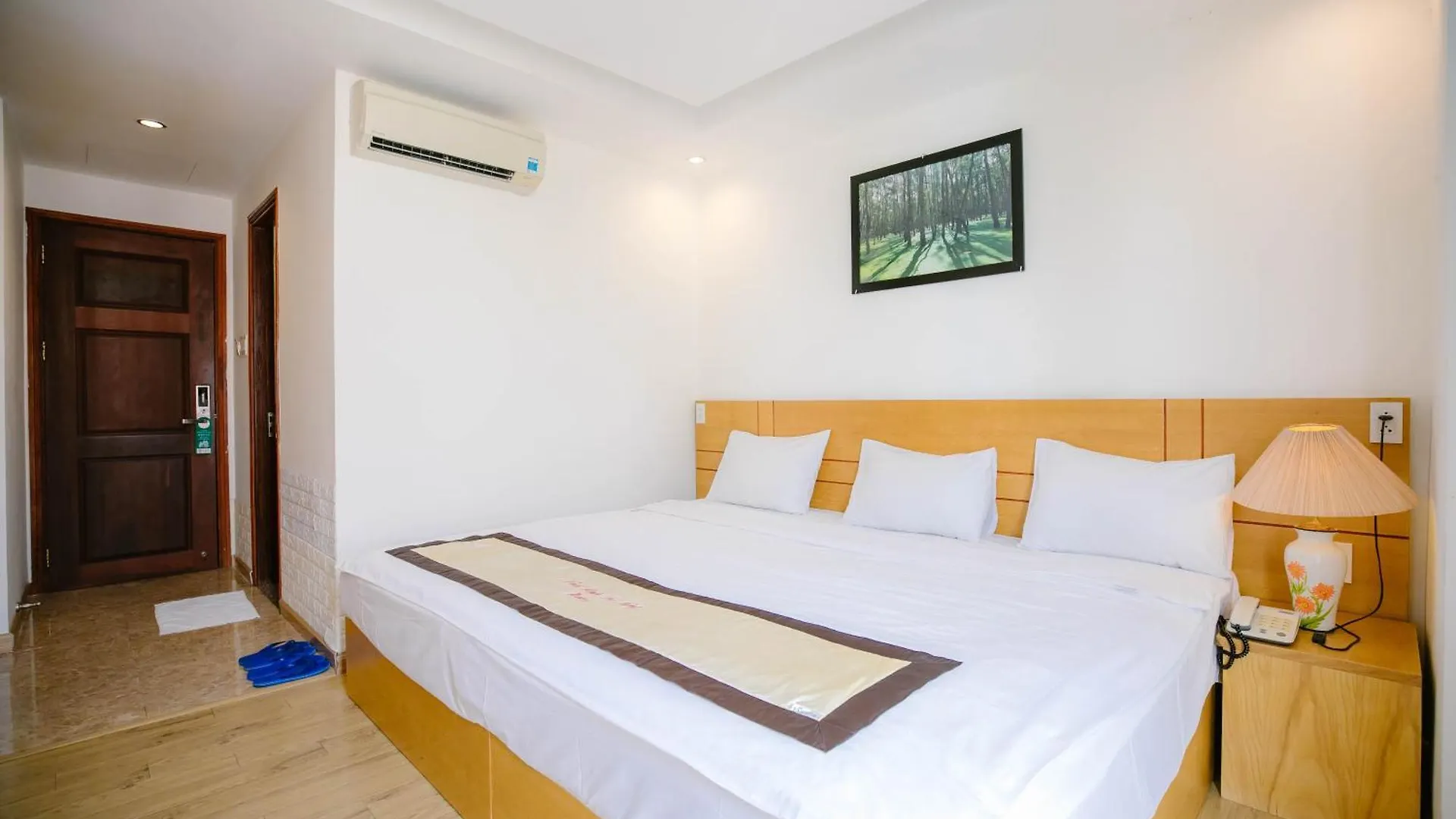 Nhat Linh Hotel & Suites Da Nang