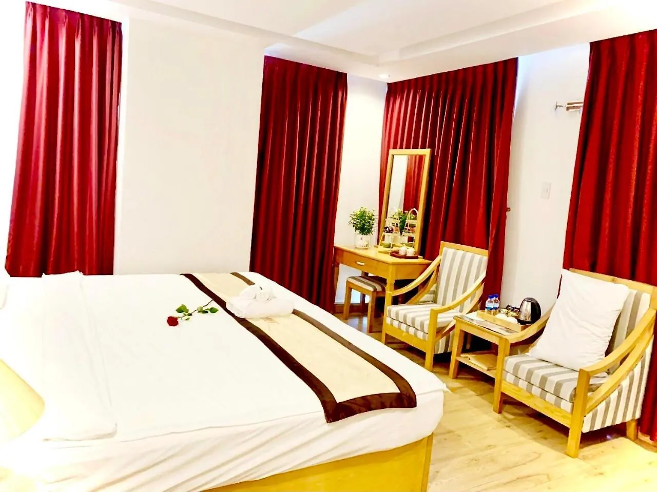 Nhat Linh Hotel & Suites Da Nang