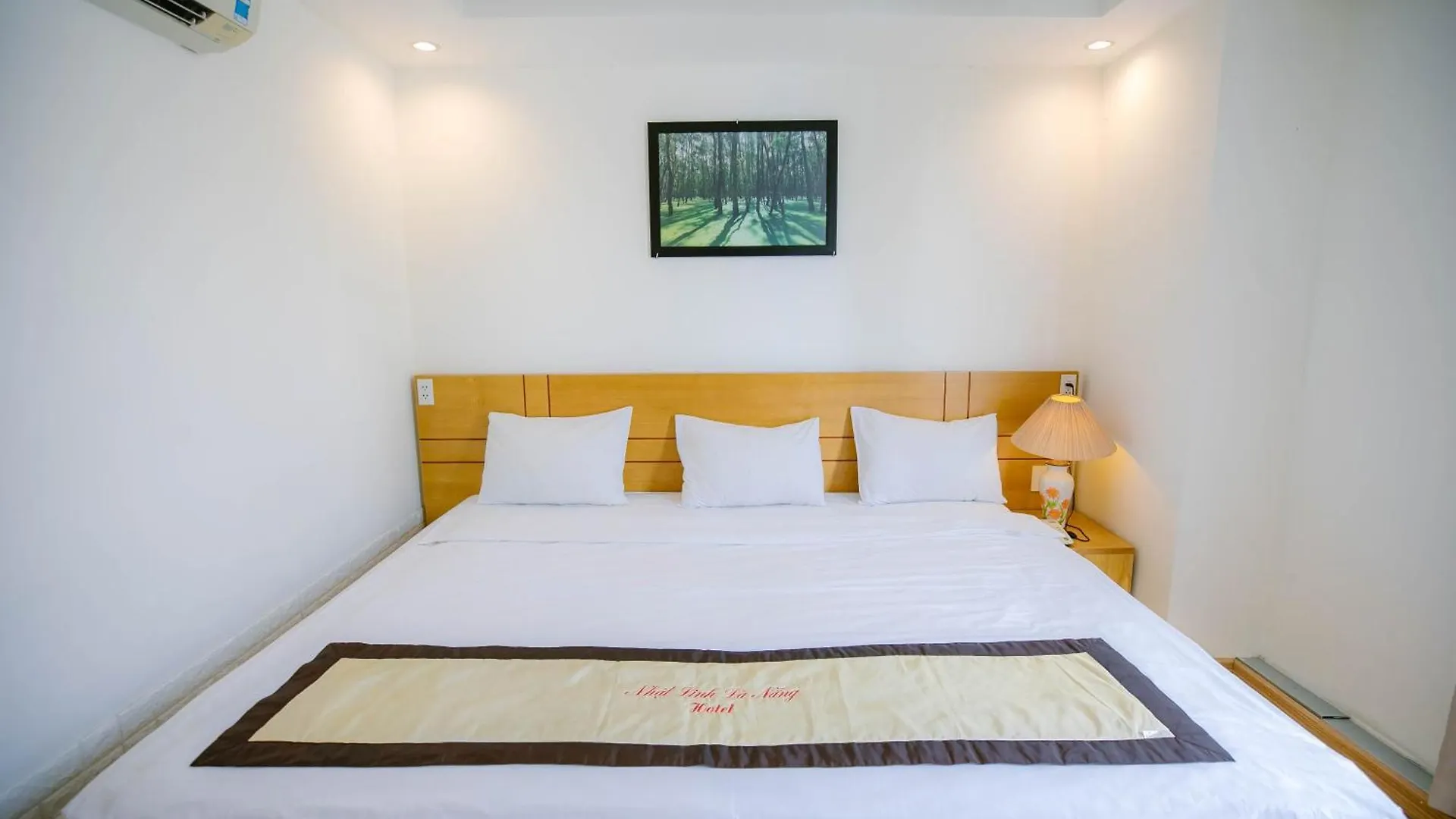 Nhat Linh Hotel & Suites Da Nang 3*,  Vietnam